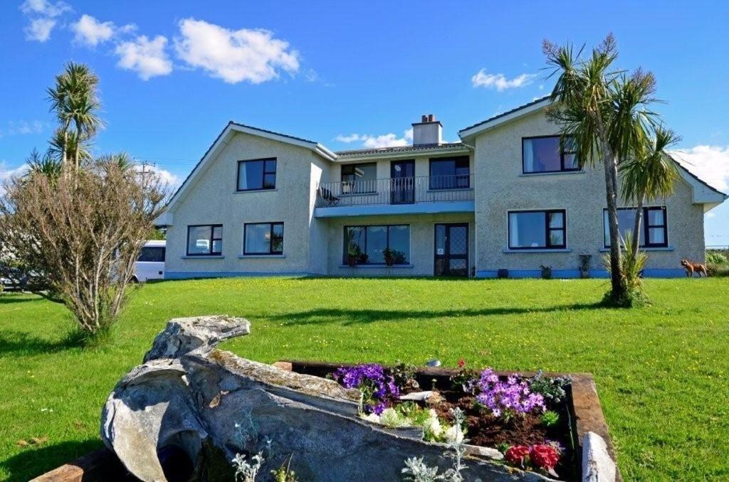 Decourcey'S Hazelbrook Farmhouse B&B Cleggan Екстериор снимка